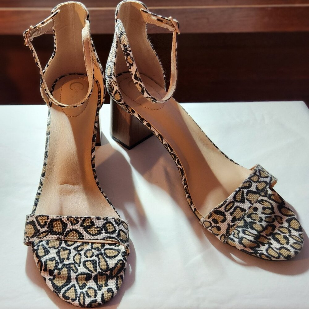 C Comfort heels sz 11 W ankle strap animal print sandal EUC